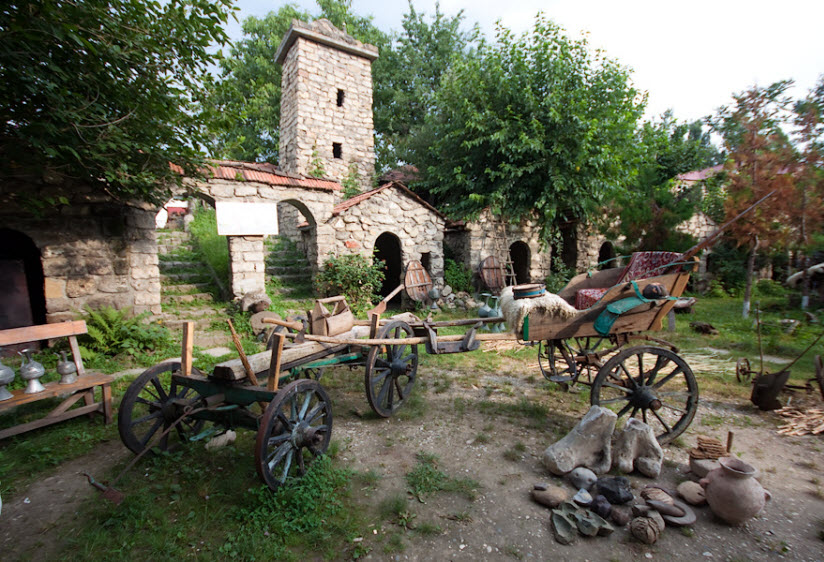 Неповторимые чеченские поселения-музеи наиболее ярко представляет музей «Донди-Юрт»