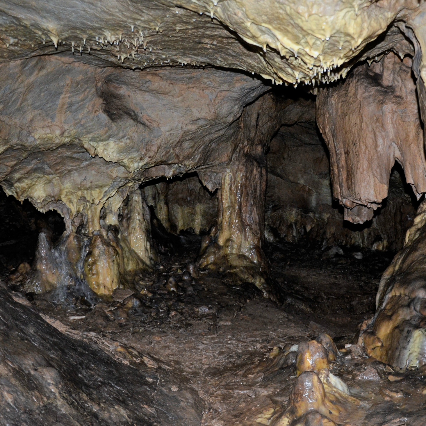 Пещера Икеньская
