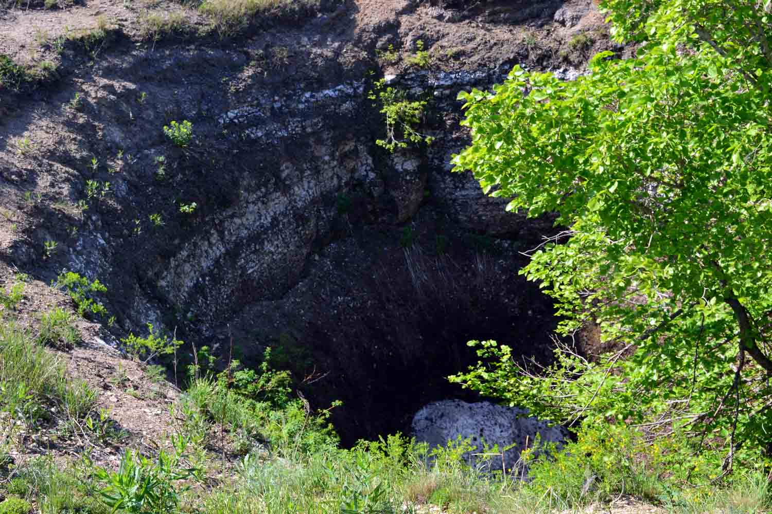 Пещера Серноводская
